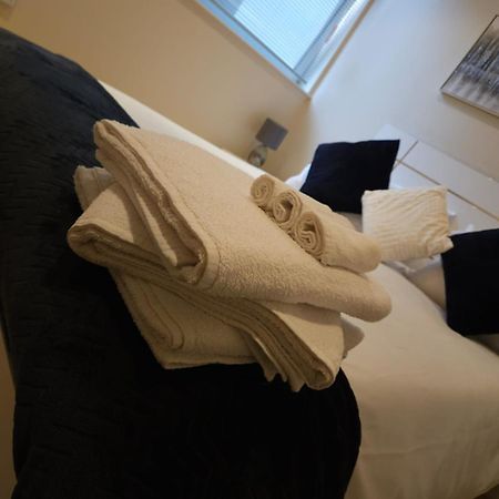 Comfy Spacious Apartment In Canary Wharf Londres Extérieur photo