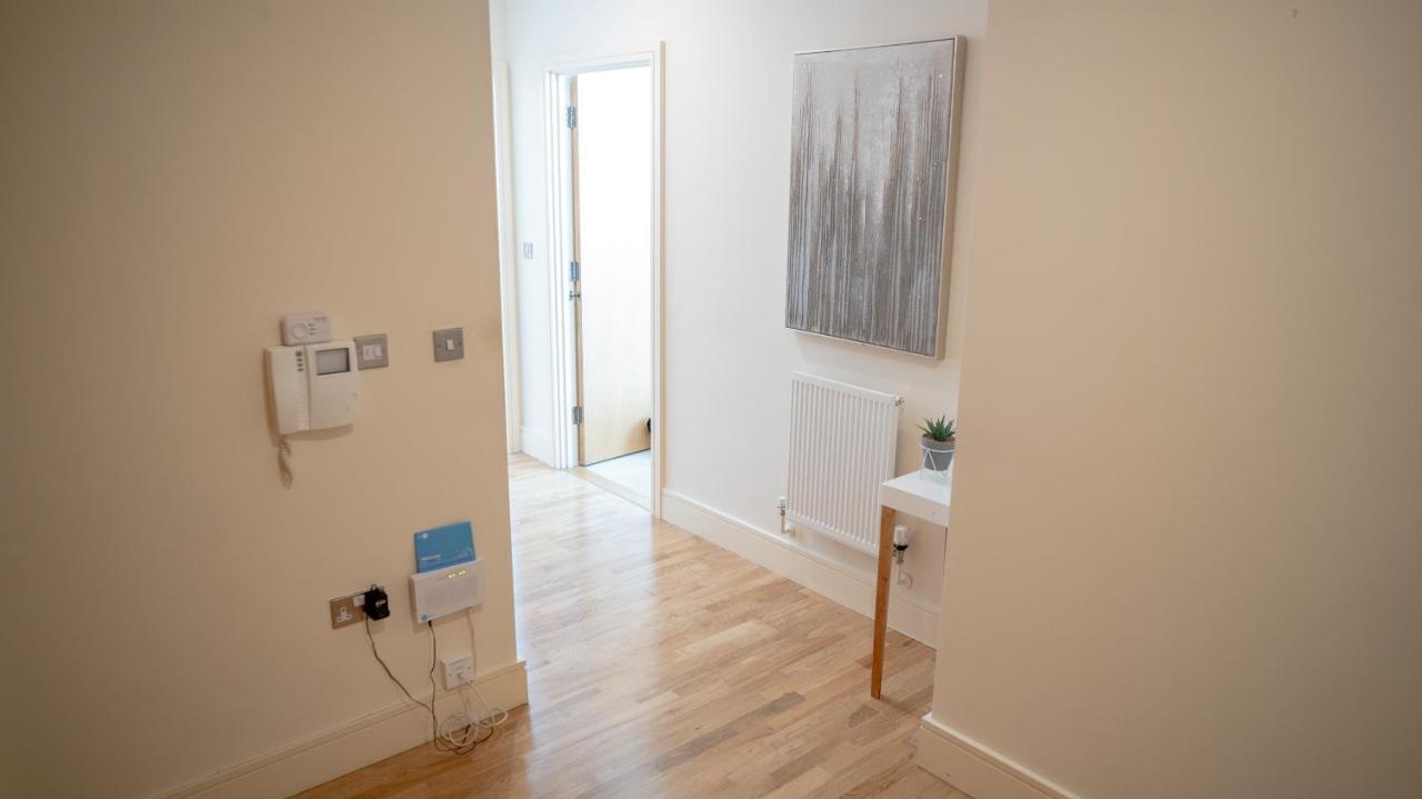 Comfy Spacious Apartment In Canary Wharf Londres Extérieur photo