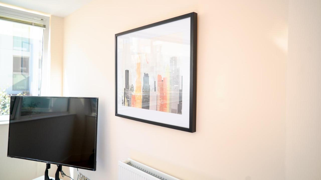 Comfy Spacious Apartment In Canary Wharf Londres Extérieur photo