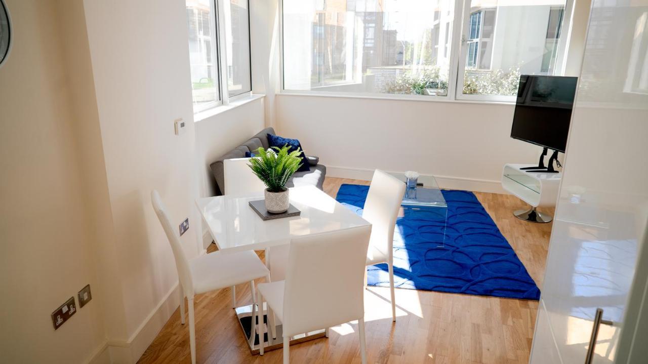 Comfy Spacious Apartment In Canary Wharf Londres Extérieur photo