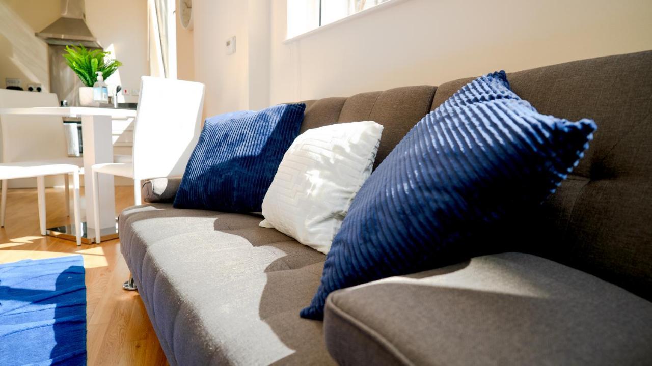 Comfy Spacious Apartment In Canary Wharf Londres Extérieur photo